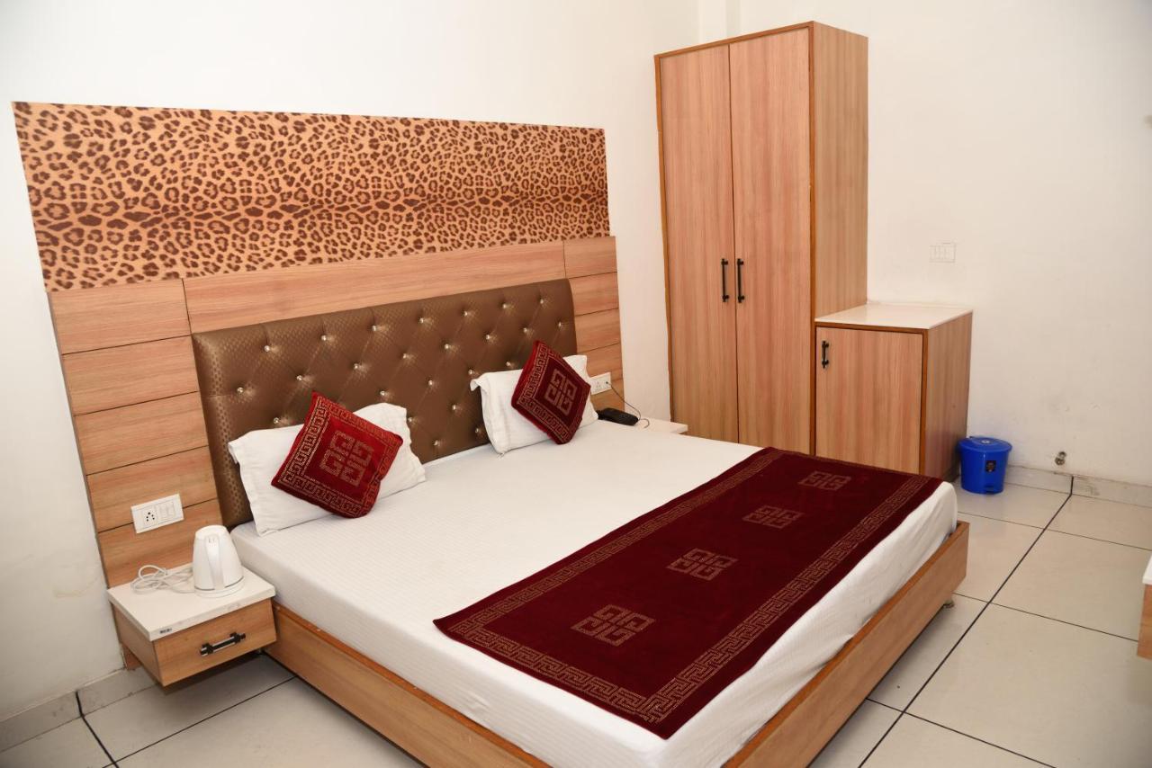 Hotel Robin Inn Amritsar Exterior foto