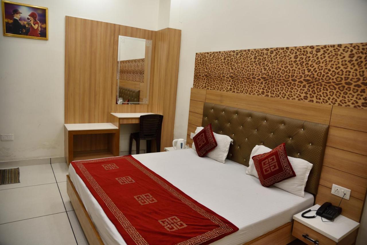 Hotel Robin Inn Amritsar Exterior foto